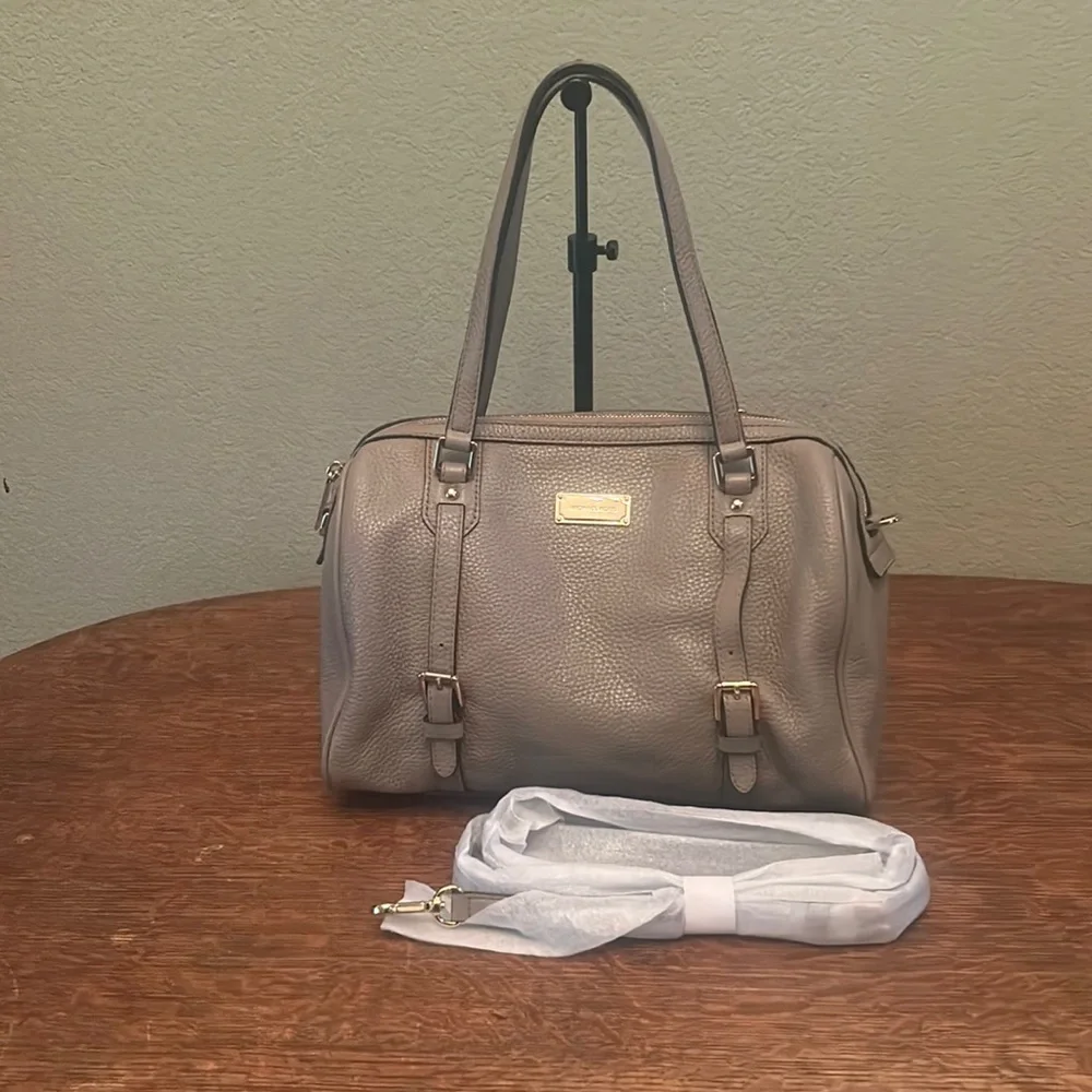 Michael Michael Kors Bedford Leather Medium Top Zip Satchel Crossbody - Picture 1 of 16